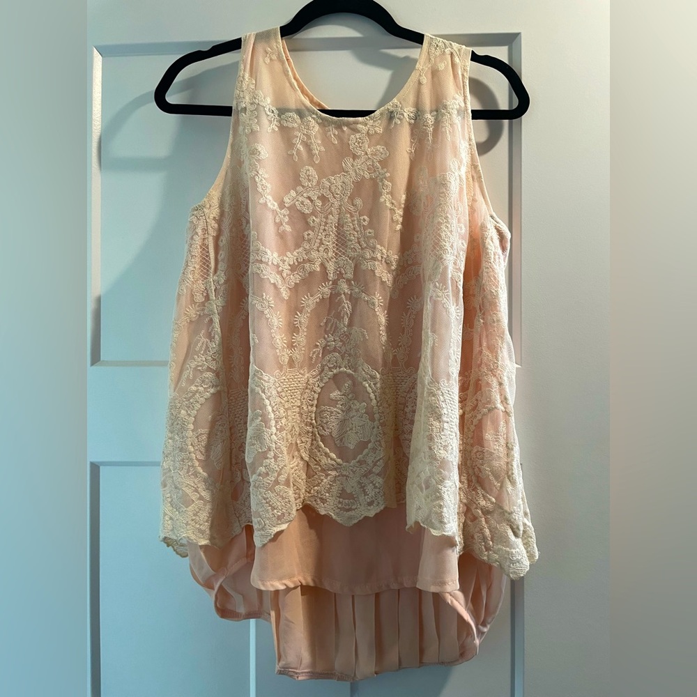 Small Cute Peach Top.